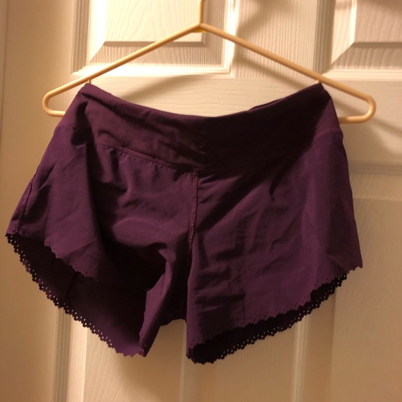 lululemon plum shorts with detailed trim size 4